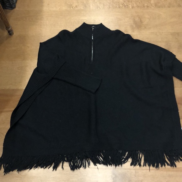 Side slit oversized sweater-poncho - Picture 2 of 5